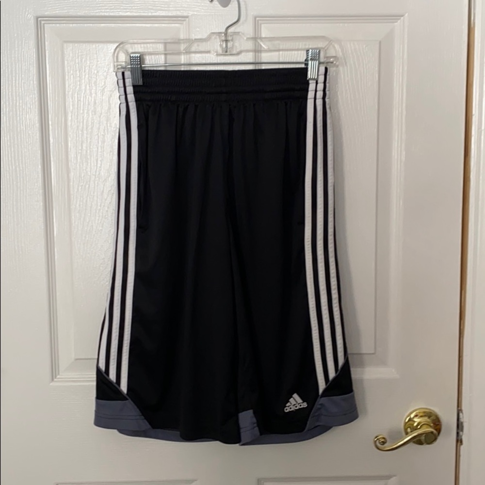 black basketball shorts